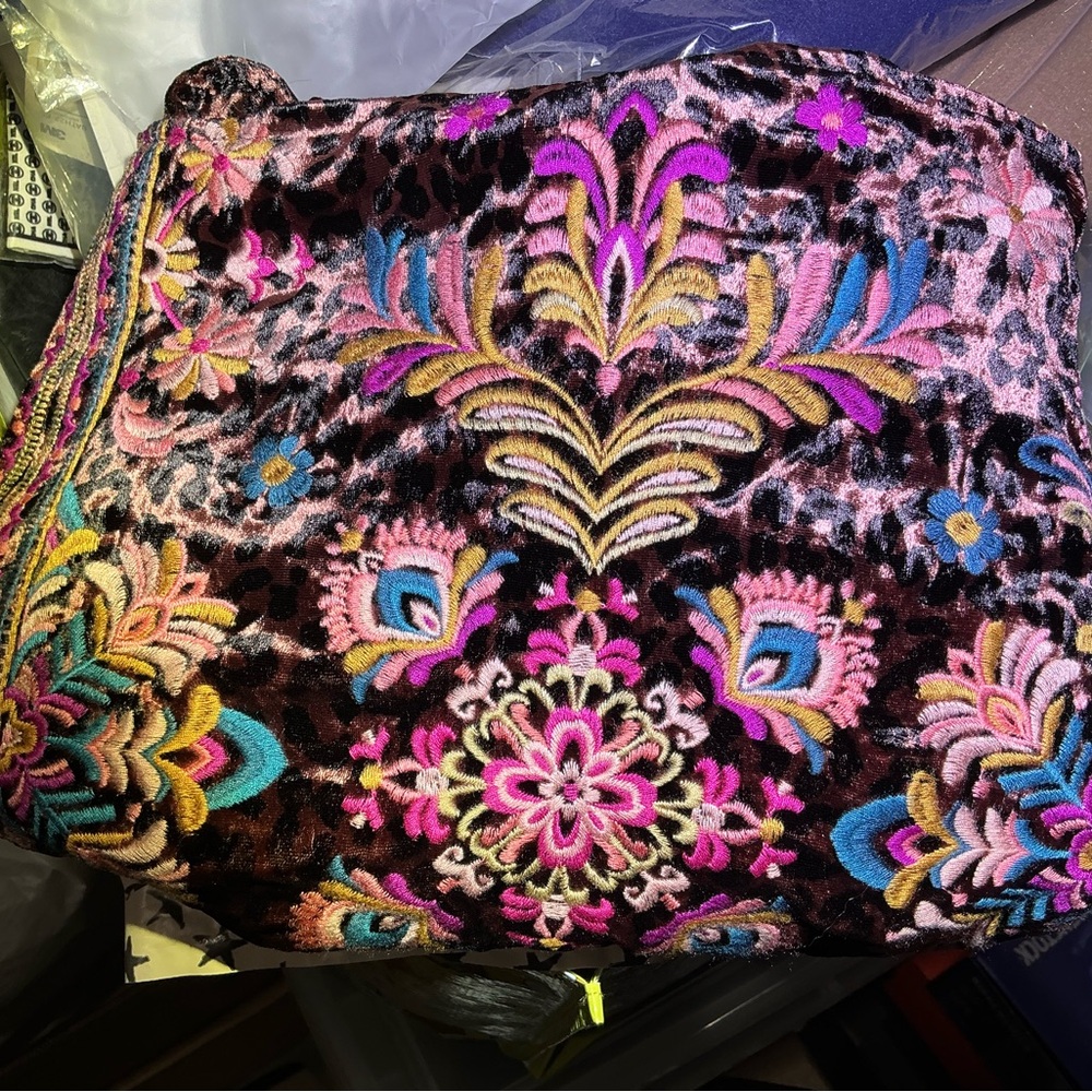 JOHNNY WAS VELVET TOTE BAG - Picture 7 of 7